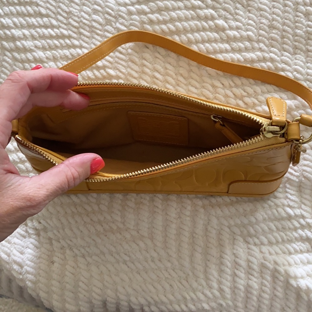 Coach shoulder bag - Picture 3 of 3